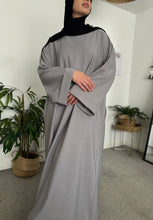 Load image into Gallery viewer, Everyday Classic Abaya