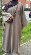 Load image into Gallery viewer, Classy Abaya