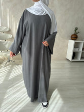 Load image into Gallery viewer, Classy Abaya