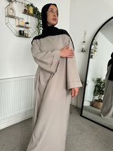 Load image into Gallery viewer, Everyday Classic Abaya