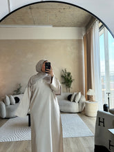Load image into Gallery viewer, Everyday Linen Melange Abaya