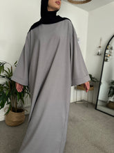 Load image into Gallery viewer, Everyday Classic Abaya