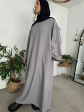 Load image into Gallery viewer, Everyday Classic Abaya