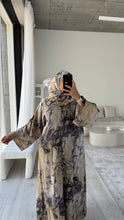 Load image into Gallery viewer, Watercolor abaya