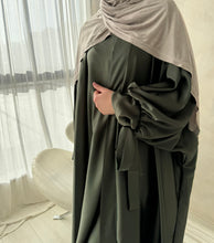 Load image into Gallery viewer, Luxury Satin Abaya