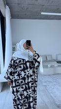 Load image into Gallery viewer, Zahra Butterfly abaya (READ DESCRIPTION)