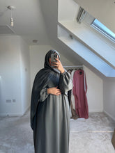 Load image into Gallery viewer, Prayer Abaya - 2 in 1 - Madina Silk