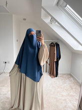 Load image into Gallery viewer, Balloon sleeve Large Crepe Abaya