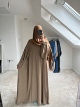 Load image into Gallery viewer, Balloon sleeve Large Crepe Abaya