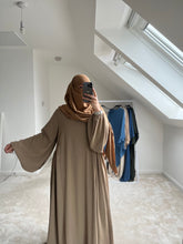 Load image into Gallery viewer, Balloon sleeve Large Crepe Abaya