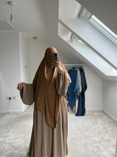 Load image into Gallery viewer, Balloon sleeve Large Crepe Abaya