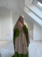 Load image into Gallery viewer, Maxi Khimar Cape - Madina Silk