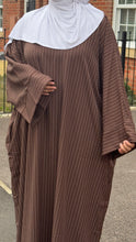 Load image into Gallery viewer, Classy Abaya
