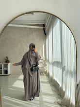 Load image into Gallery viewer, Amira set
