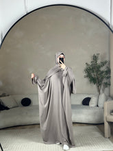 Load image into Gallery viewer, Warda Prayer Abaya - 2 in 1 - Crepe

