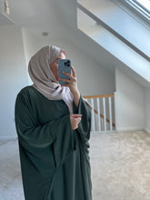 Load image into Gallery viewer, Butterfly madina silk abaya with large sleeve
