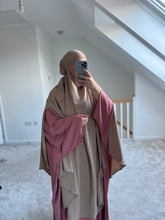 Load image into Gallery viewer, Butterfly madina silk abaya with large sleeve

